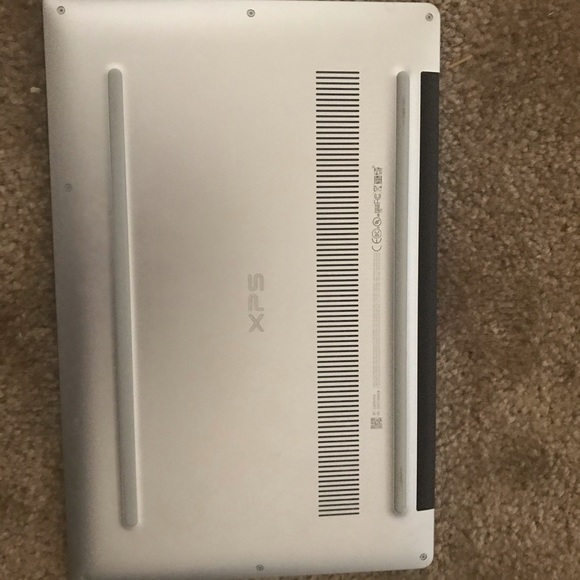 Dell XPS 13 laptop - Picture 4 of 5